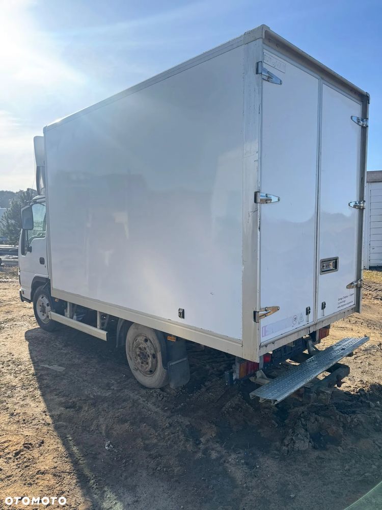 Isuzu NKR85EA - 3