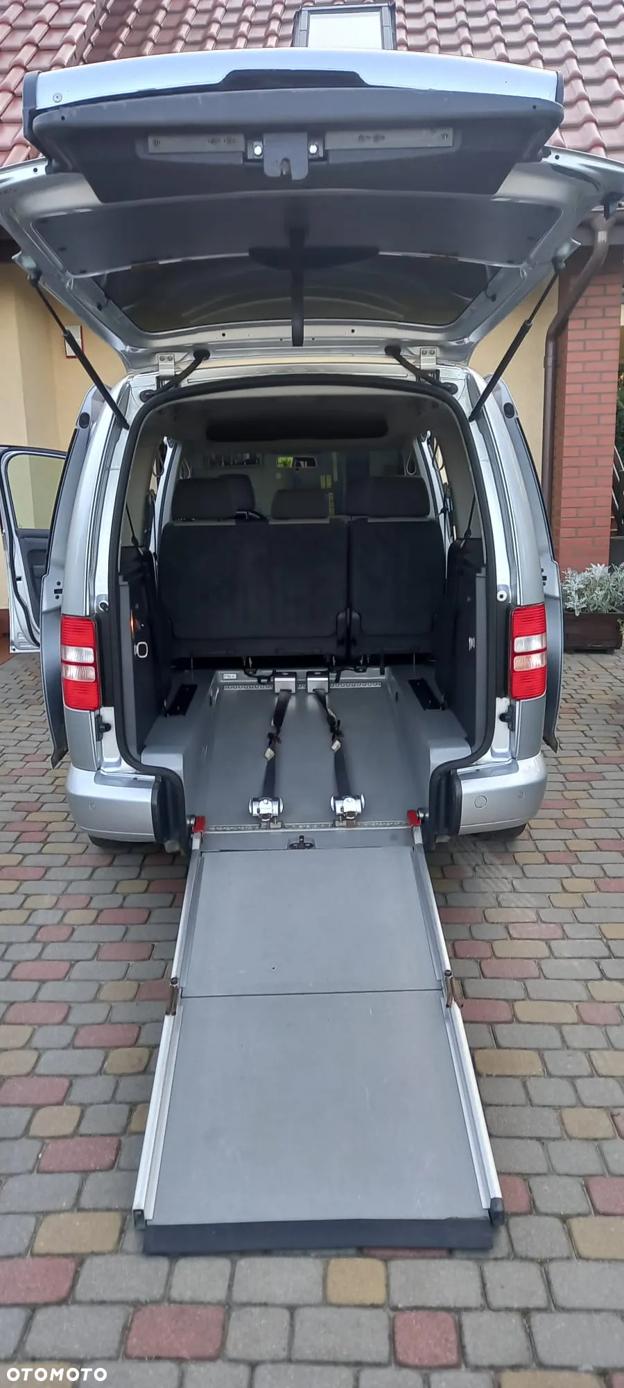 Volkswagen Caddy Maxi 1.6 TDI Comfortline DSG - 9