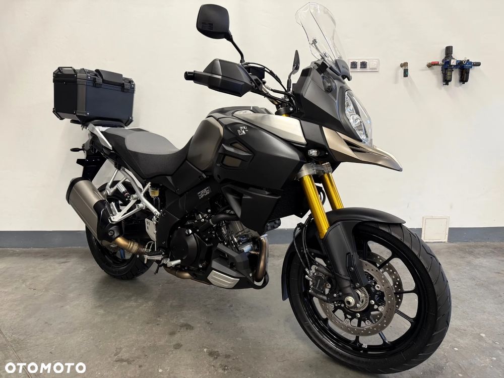 Suzuki V-STROM - 1
