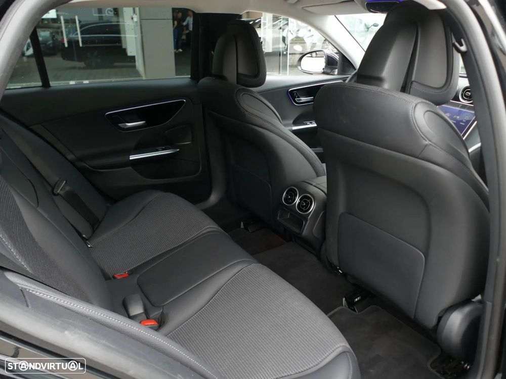 Mercedes-Benz C 300 e Avantgarde - 33