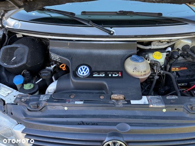 Volkswagen Caravelle Basis - 12