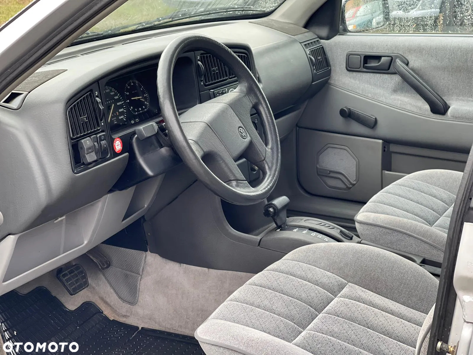 Volkswagen Passat - 16