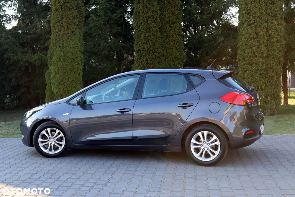 Kia Ceed 1.6 GDI Dream Team Edition - 9