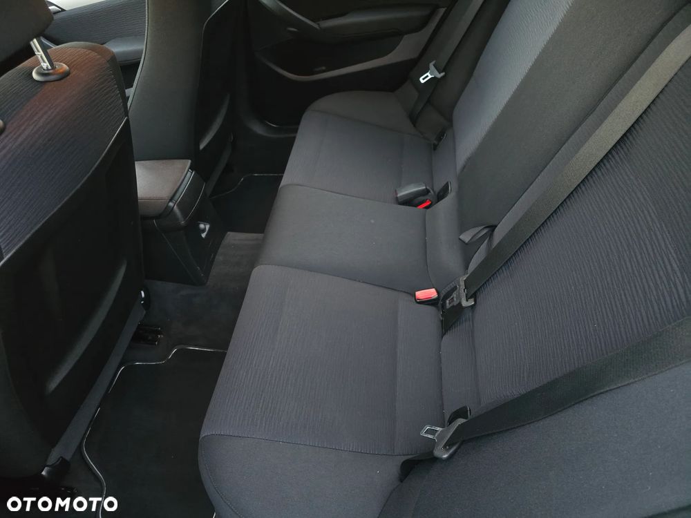 BMW X1 sDrive18d xLine - 26