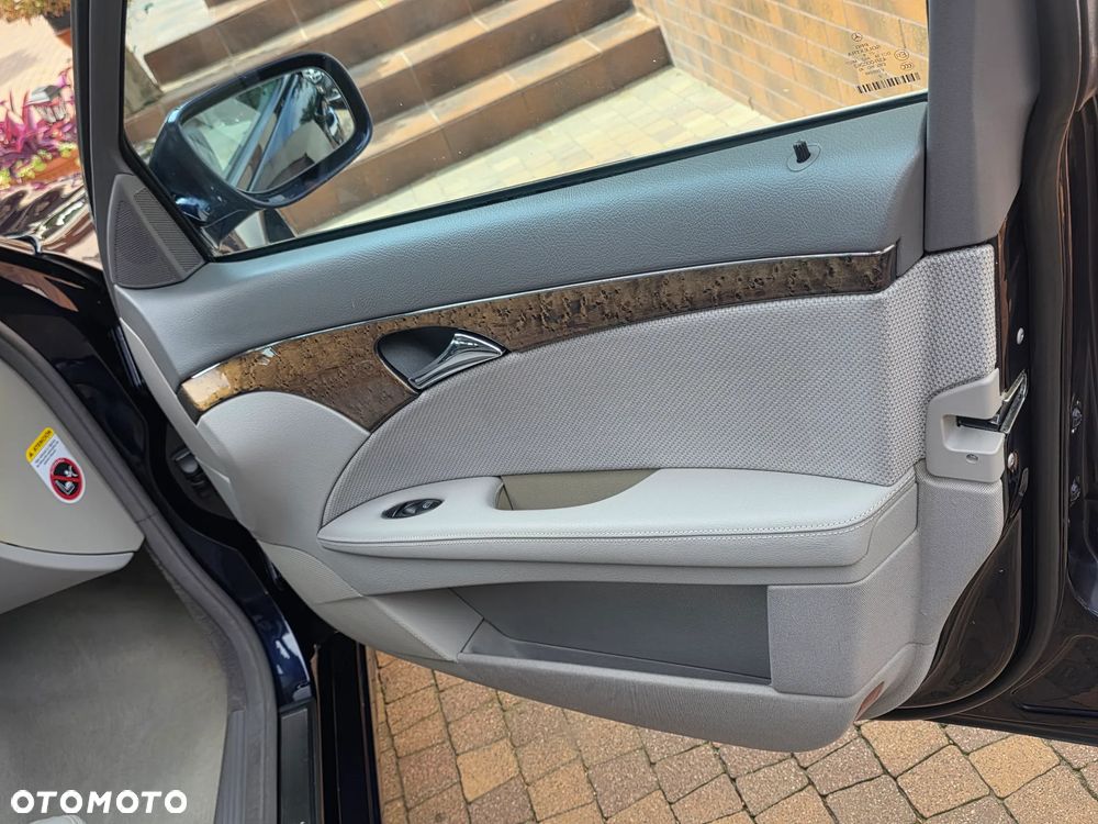 Mercedes-Benz Klasa E 350 4Matic Automatik Avantgarde - 29