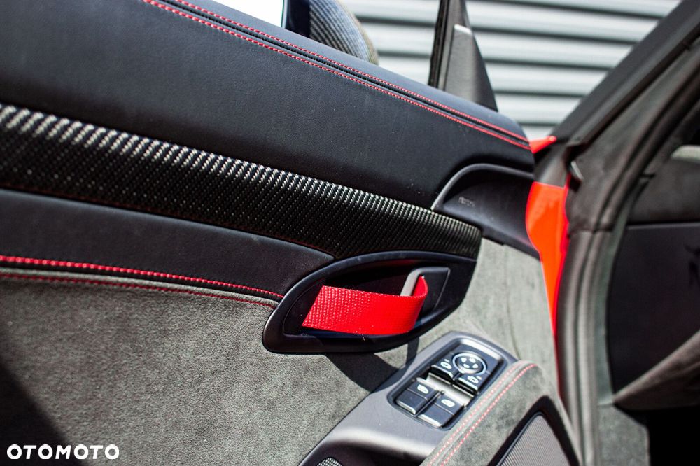 Porsche 718 Spyder - 15