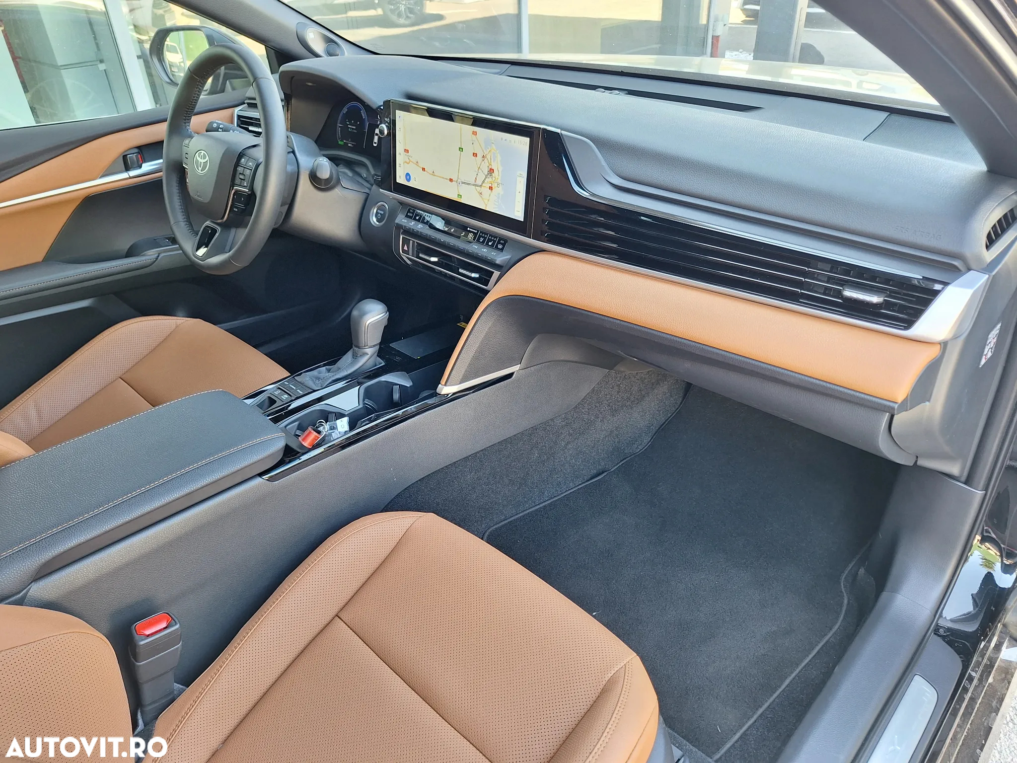 Toyota Camry 2.5 HEV Luxury - 8