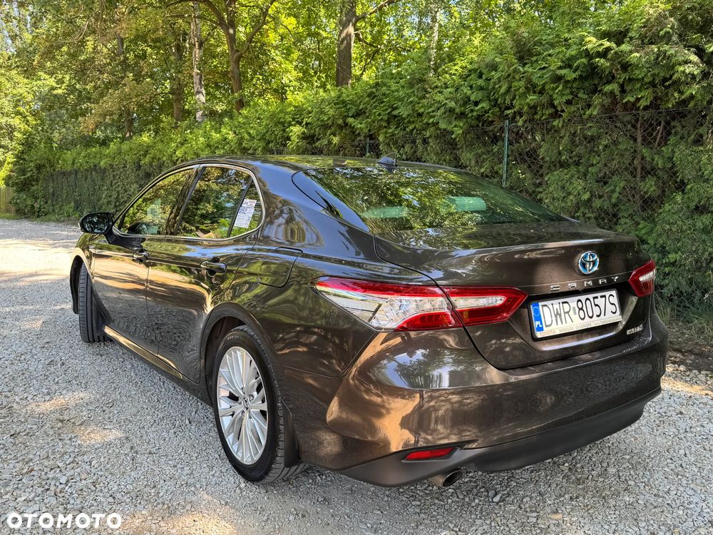 Toyota Camry 2.5 Hybrid Executive CVT - 23