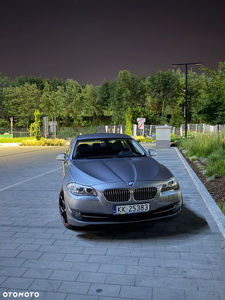 BMW Seria 5 525d xDrive Sport-Aut - 4