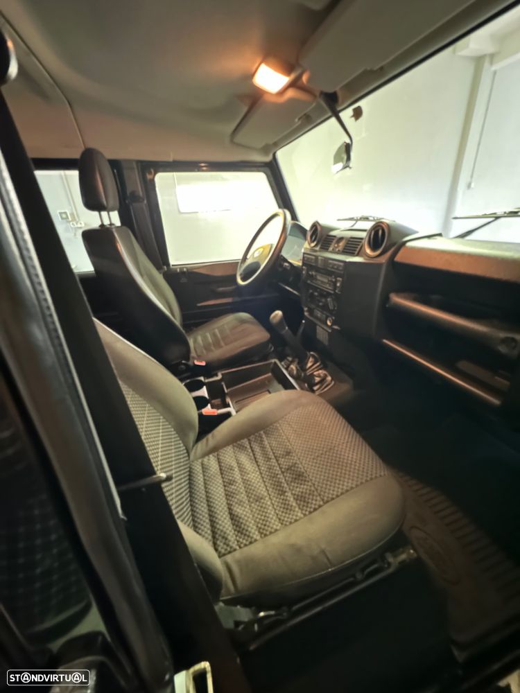 Land Rover Defender 110 CC 2.4 CRD E - 9