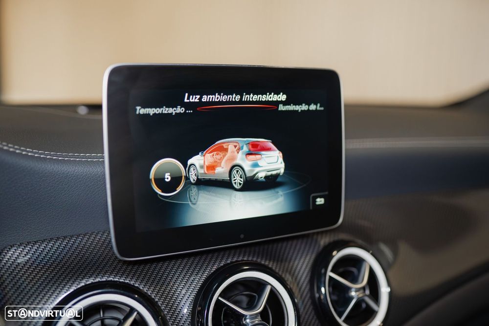 Mercedes-Benz GLA 200 - 42