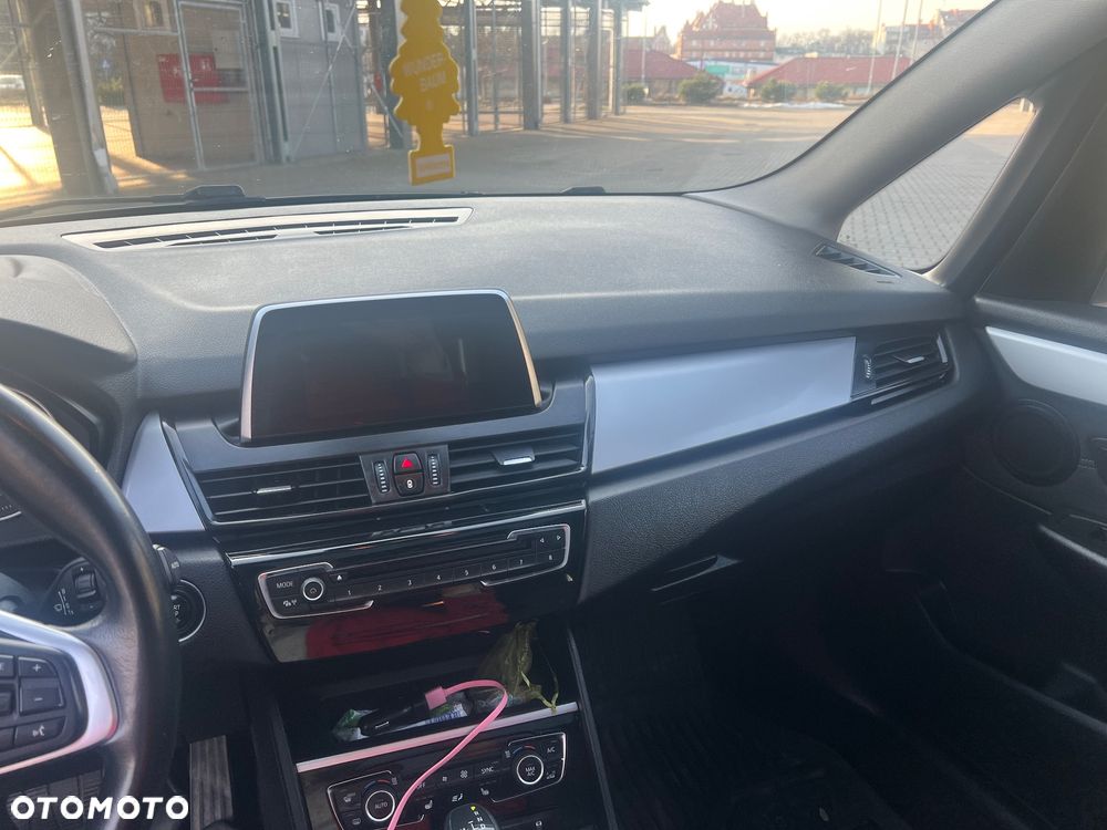 BMW Seria 2 218d xDrive - 21