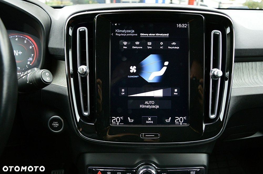 Volvo XC 40 T3 Momentum Pro - 36
