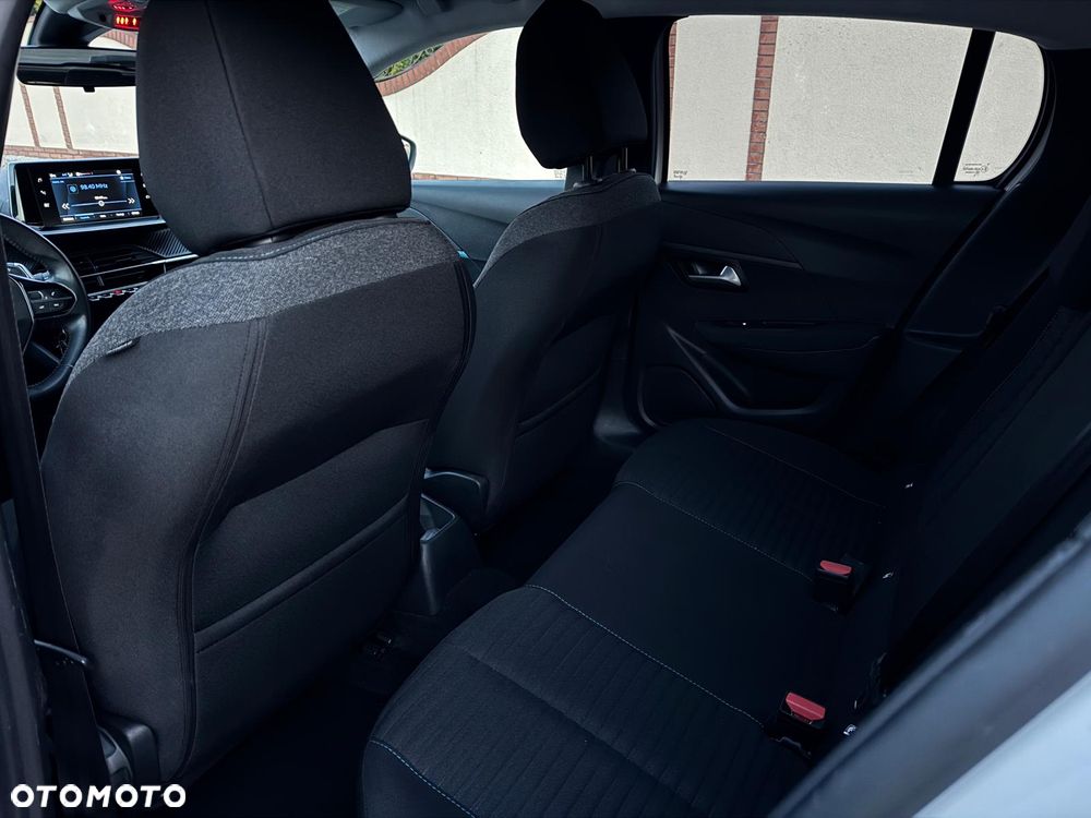 Peugeot 208 PureTech 100 EAT8 Allure Pack - 11