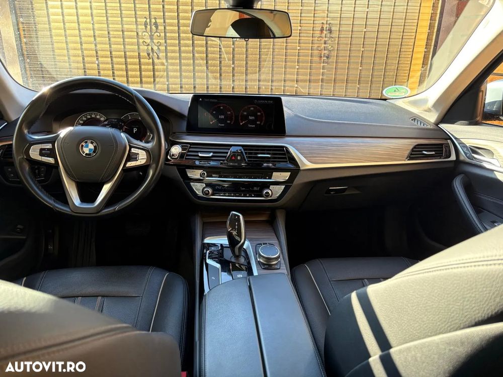 BMW Seria 5 520d xDrive AT - 19