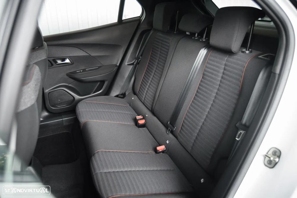 Peugeot 2008 PureTech 130 EAT8 Allure - 59