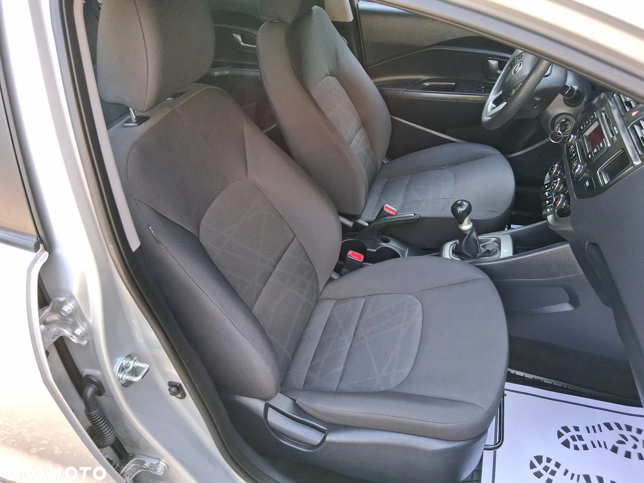 Kia Rio - 12