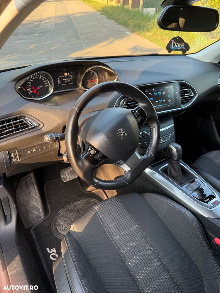 Peugeot 308 1.2 L PureTech Turbo Allure Aut. - 8