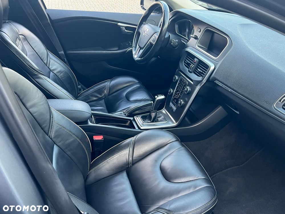 Volvo V40 Cross Country - 23