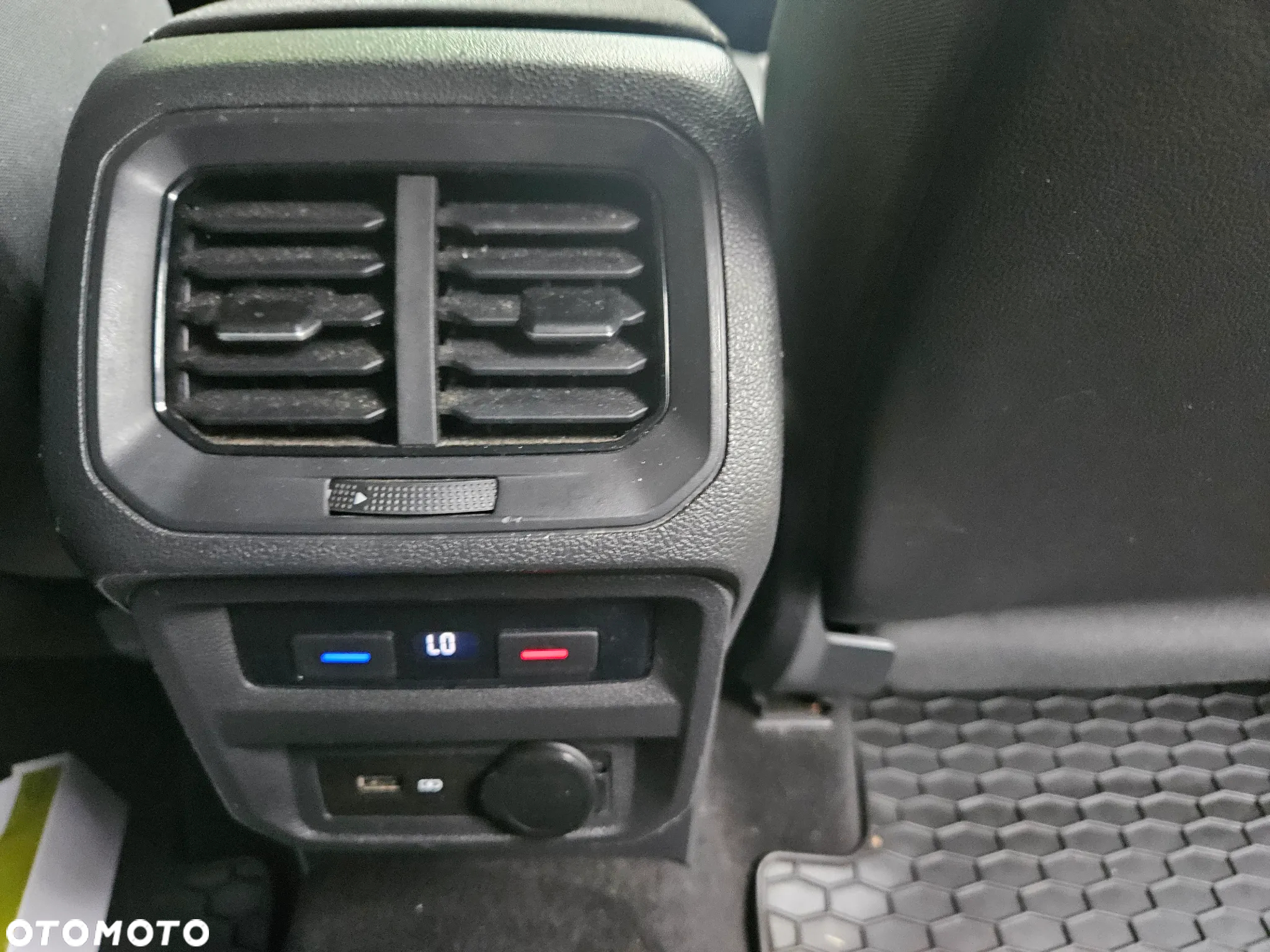 Volkswagen Tiguan 1.5 TSI EVO Comfortline - 9