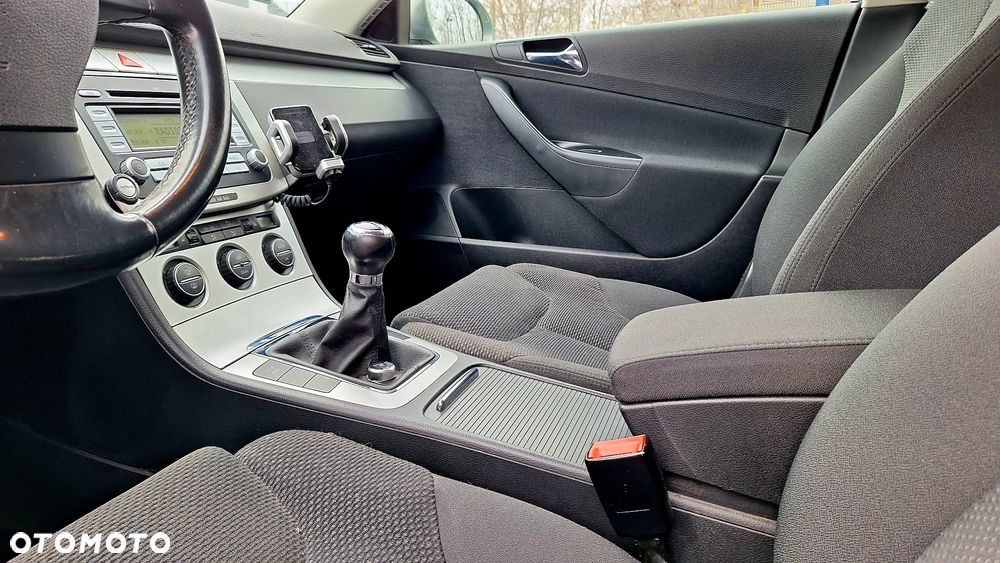 Volkswagen Passat 2.0 TDI Comfortline - 21