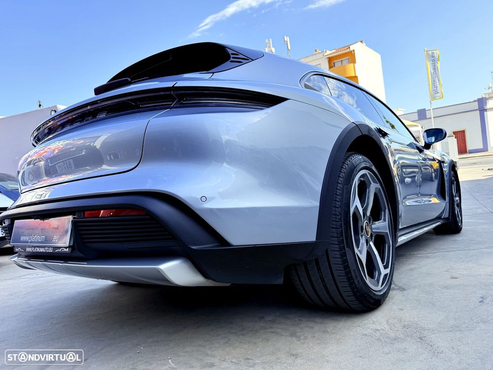 Porsche Taycan Cross Turismo 4 - 46
