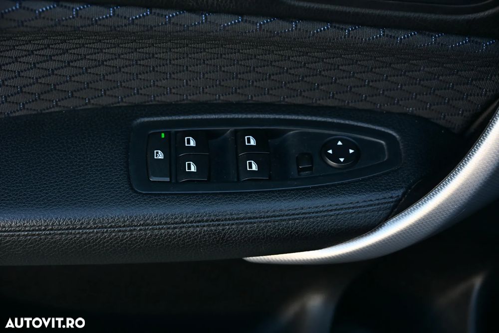 BMW Seria 1 120d Aut. - 14