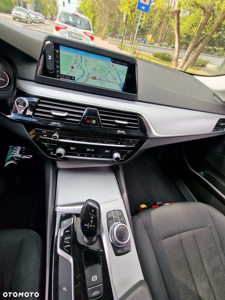 BMW Seria 5 520d Luxury Line - 26