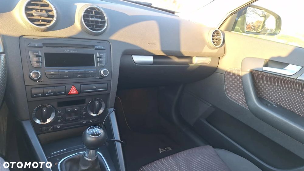 Audi A3 Sportback 1.8 TFSI Ambiente - 11