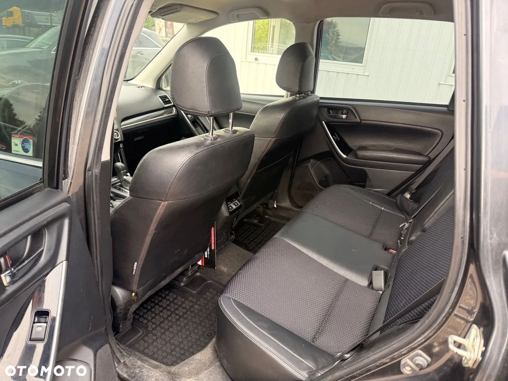 Subaru Forester 2.0 i Platinum Lineartronic - 16