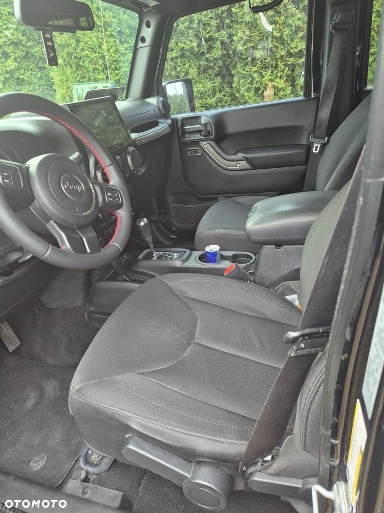 Jeep Wrangler 3.6 Unlim Night Eagle - 10