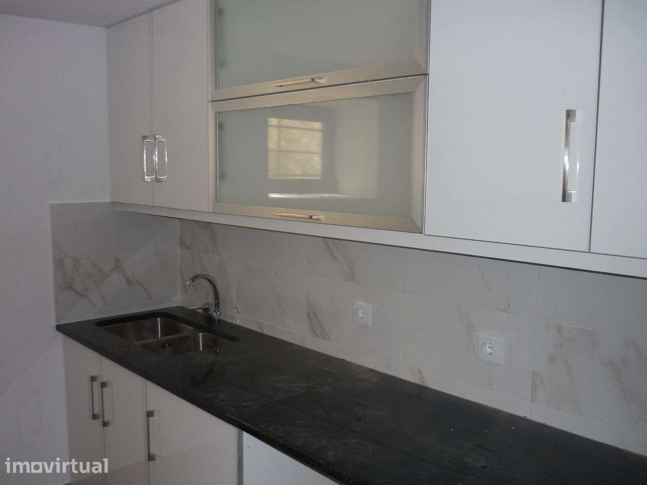 Arrendamento: Apartamento T4 em S.Martinho do Porto, 100m da Praia - Grande imagem: 2/13