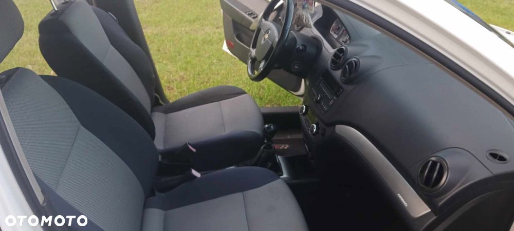 Chevrolet Aveo 2009 photo 3