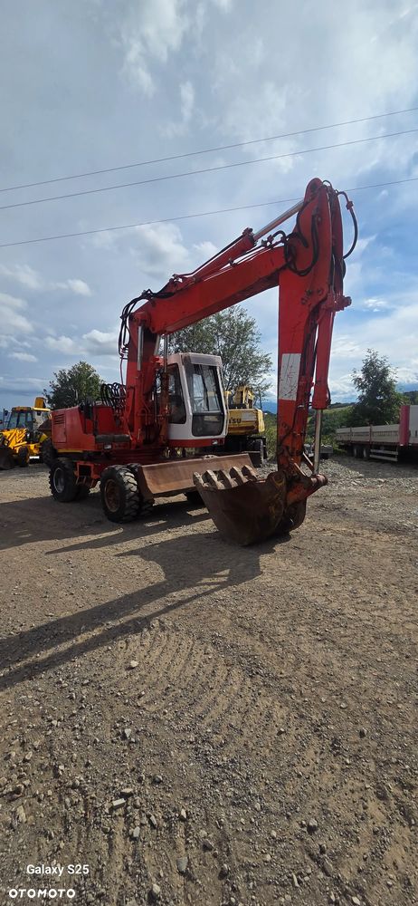Liebherr A902 - 5