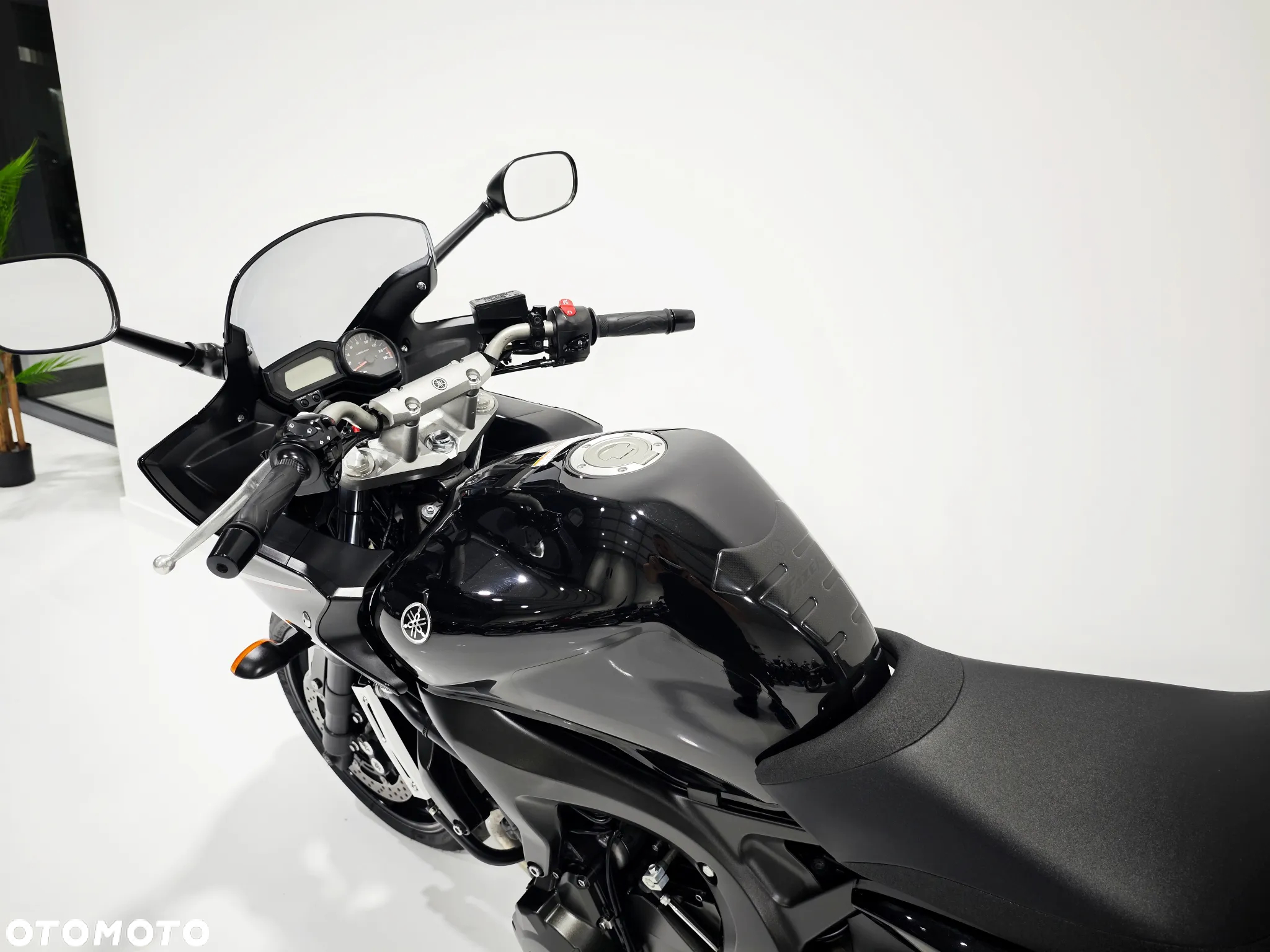 Yamaha FZ - 18