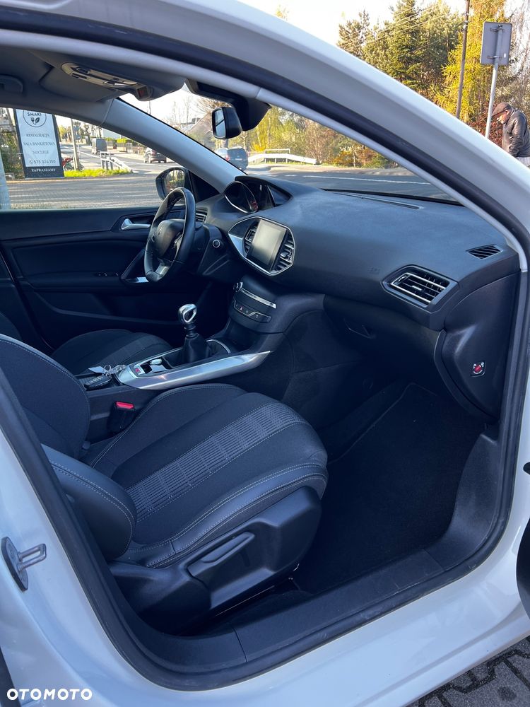 Peugeot 308 PureTech 130 Stop & Start Allure - 18