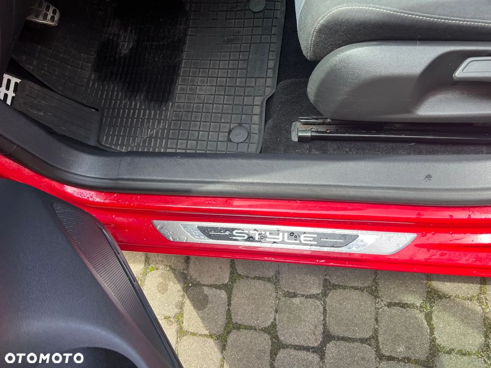 Volkswagen Golf 2.0 TDI DPF Style - 10