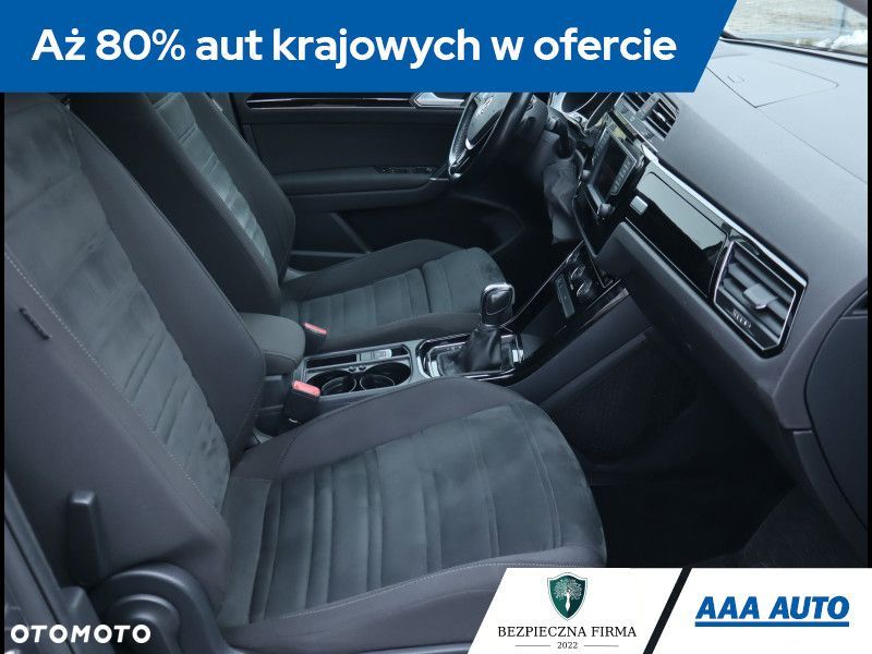 Volkswagen Touran - 10