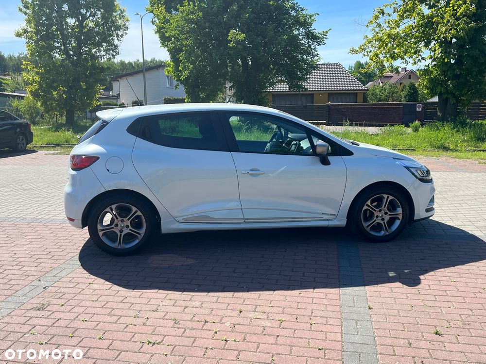 Renault Clio - 6
