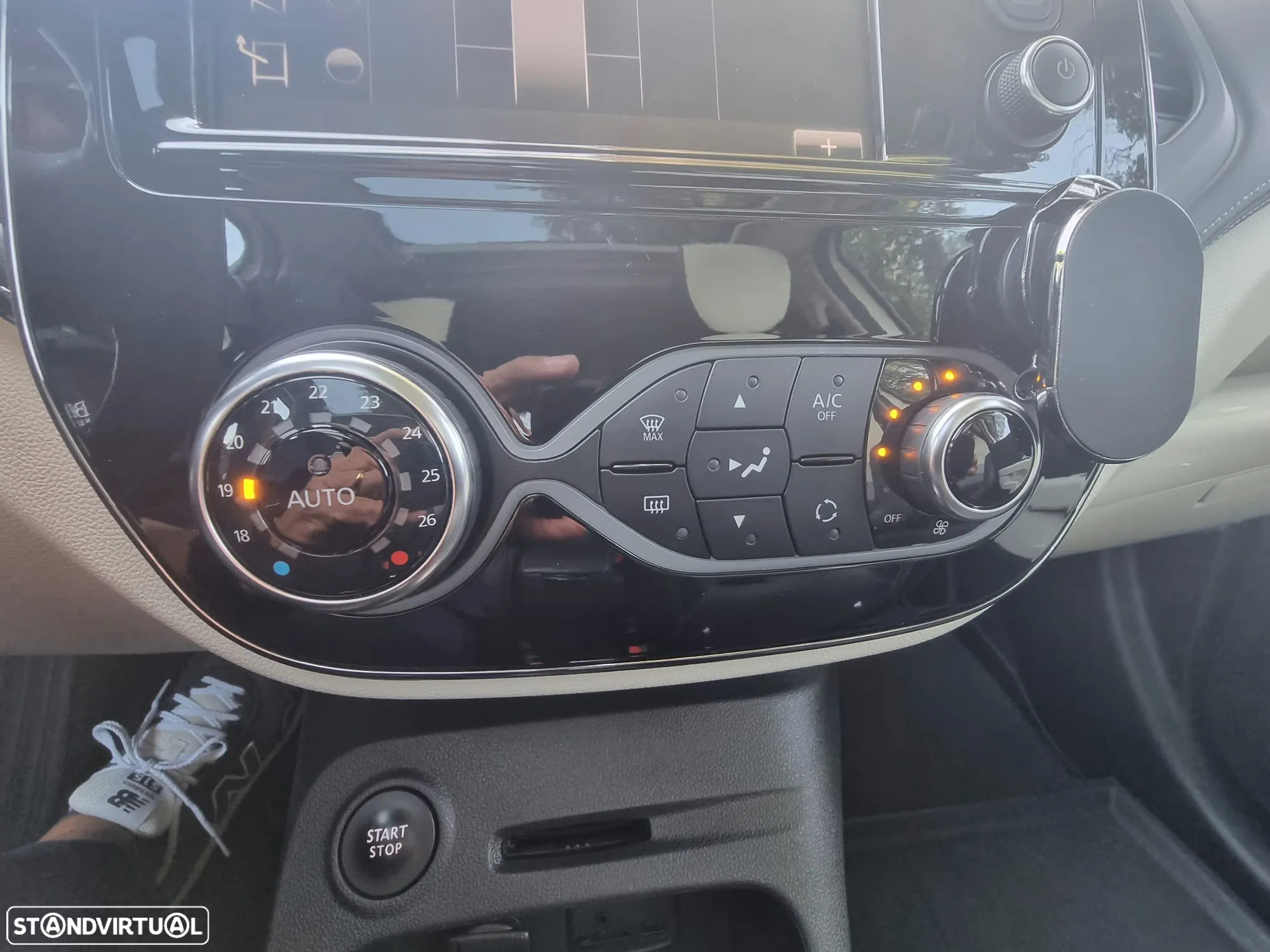 Renault Captur 1.5 dCi Initiale Paris EDC - 23