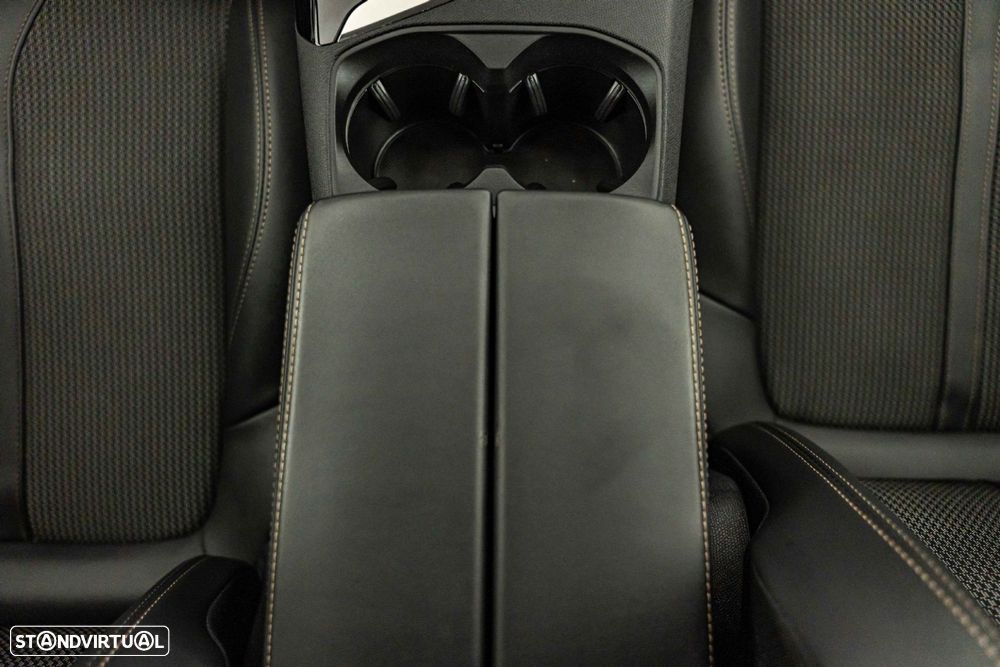 Peugeot 3008 1.6 Hybrid4 GT e-EAT8 - 24