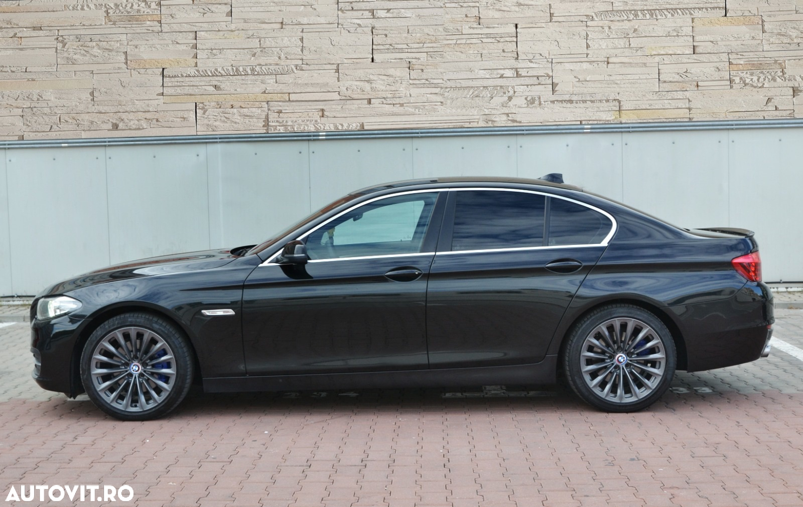 BMW Seria 5 520d xDrive - 21