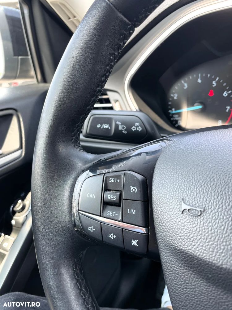 Ford Focus 1.0 EcoBoost Connected - 11