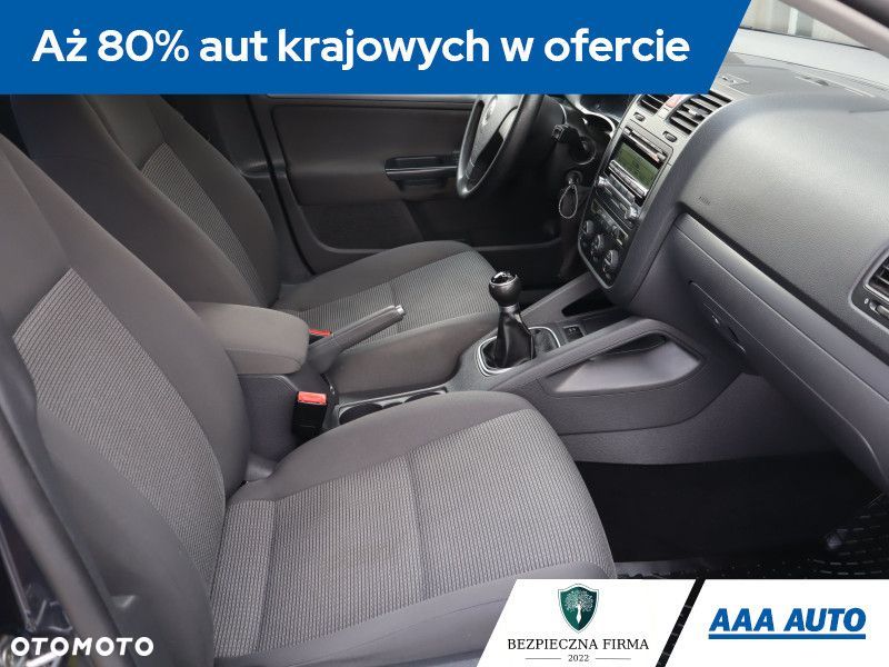 Volkswagen Jetta - 11
