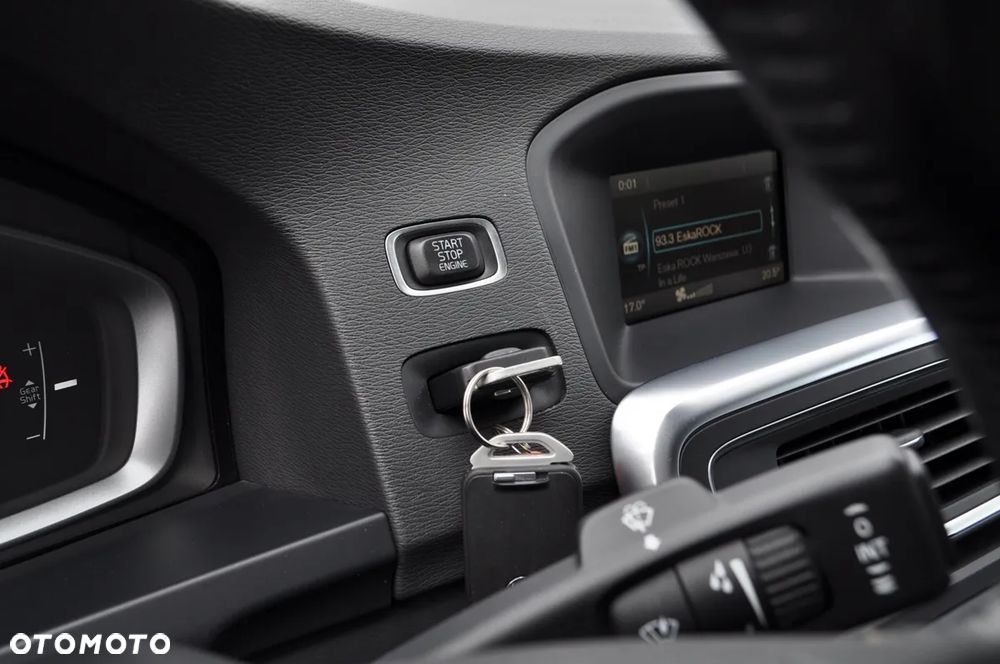 Volvo S60 T3 Kinetic - 25