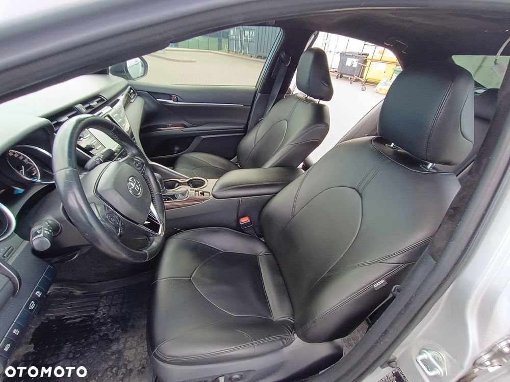 Toyota Camry 2.5 Hybrid Comfort CVT - 16