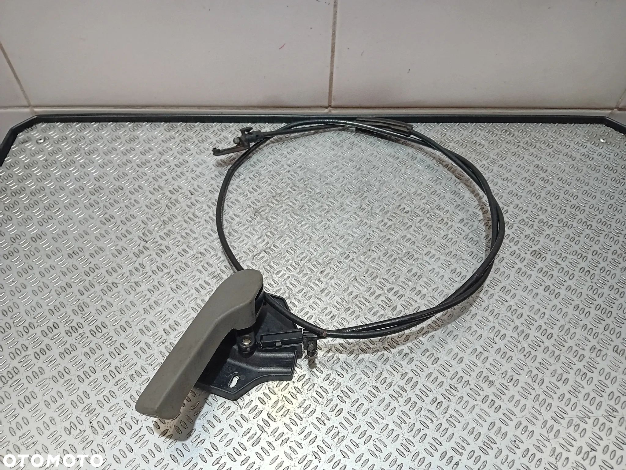 linka otwierania maski przód z rączką VW T5 2008 7H1823530A - 1