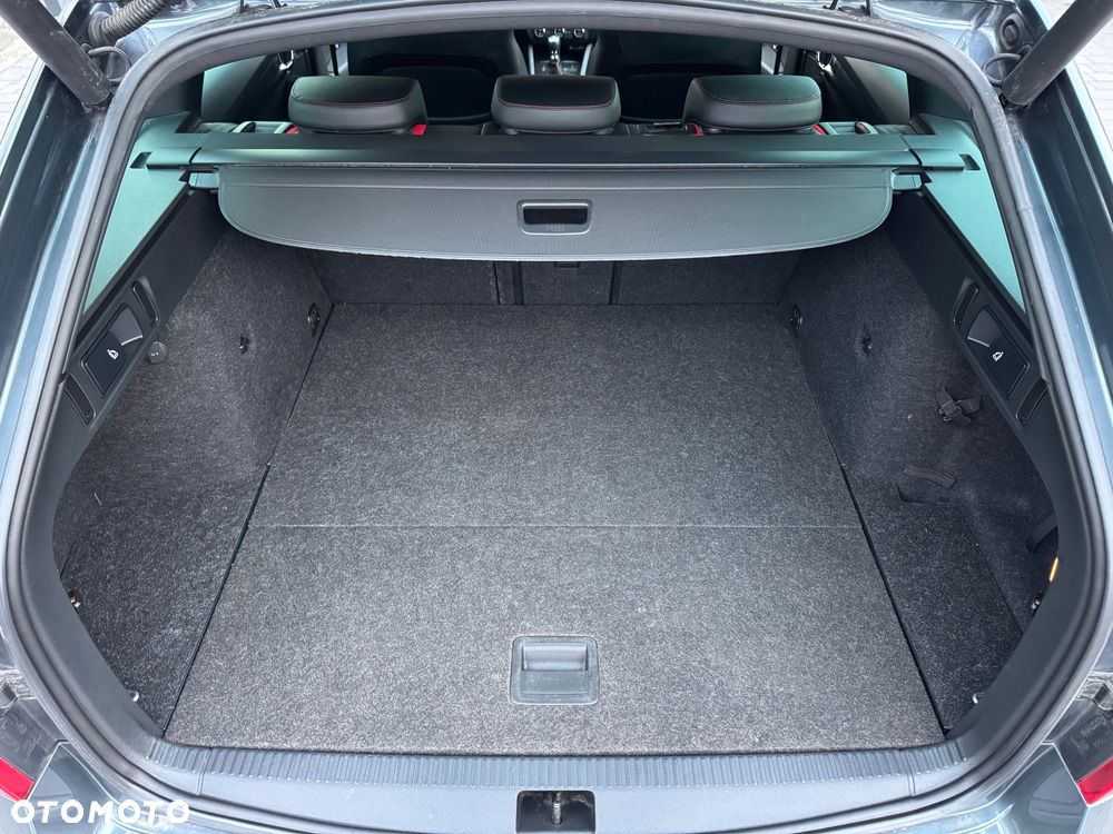 Skoda Octavia 2.0 TSI RS - 37