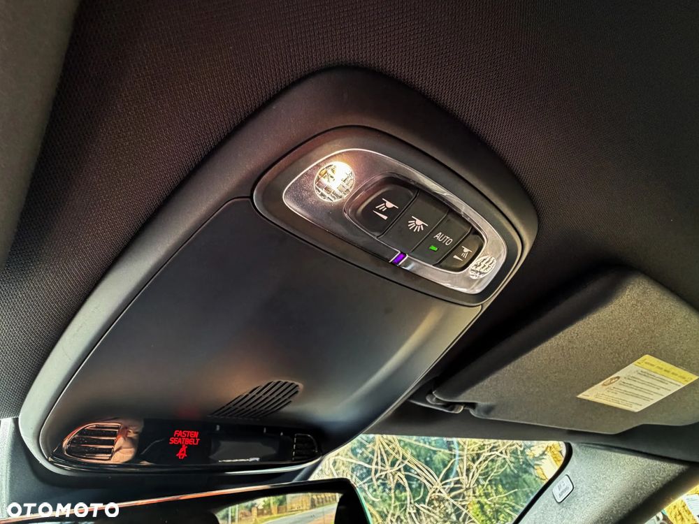 Volvo V40 D2 R Design - 26