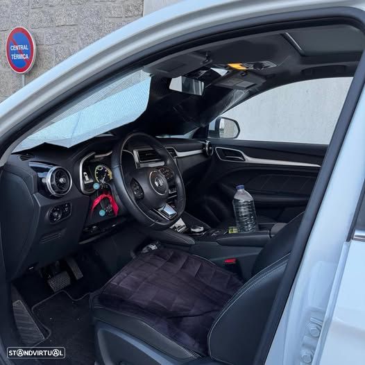 MG ZS Luxury - 2